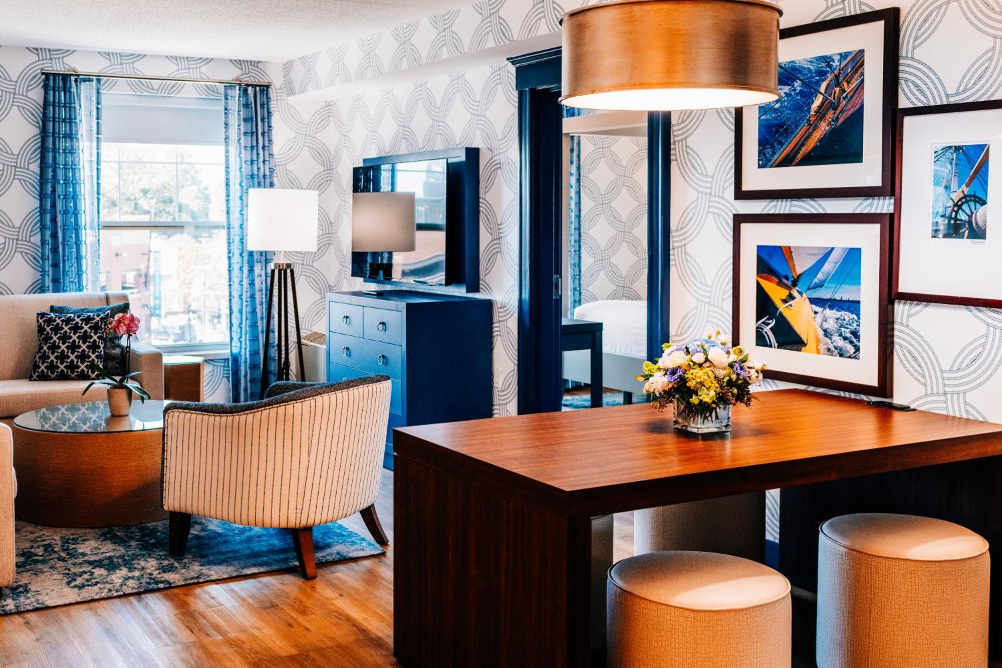 Salem Waterfront Hotel & Suites ภายนอก รูปภาพ